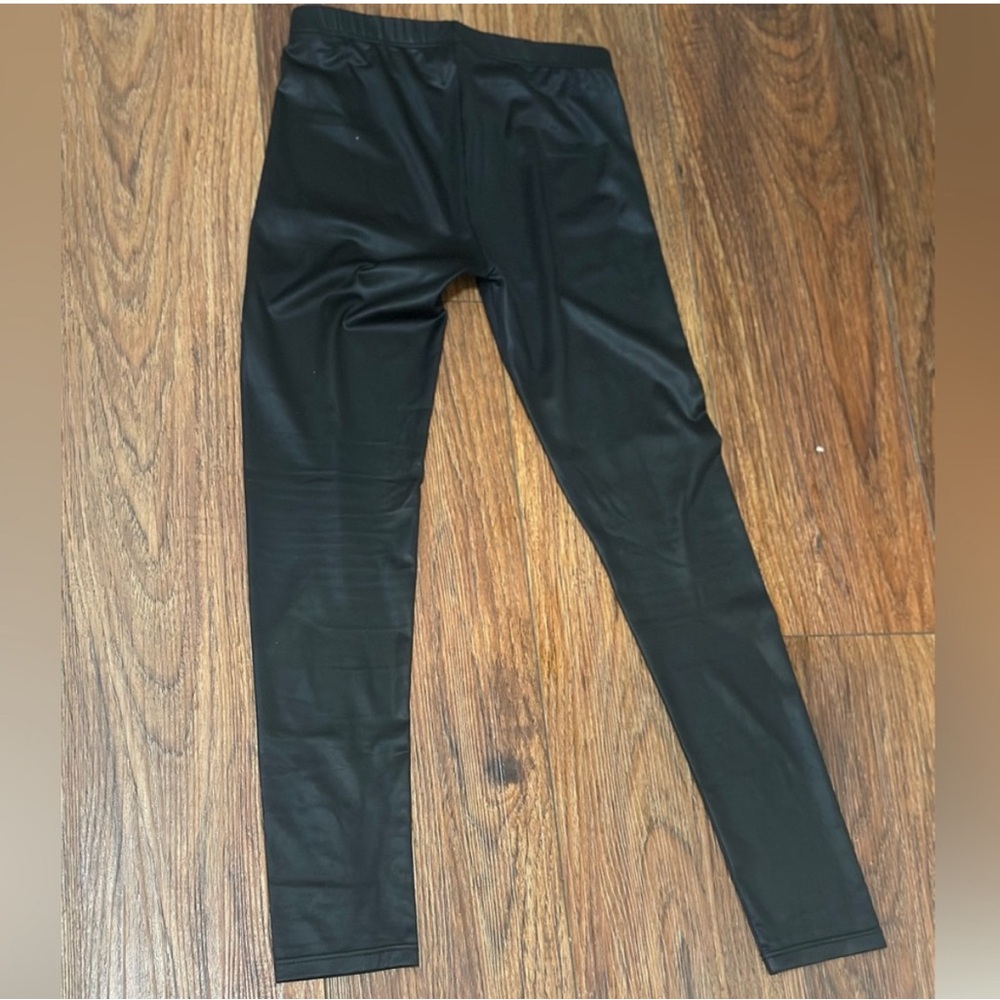 Black leggings
